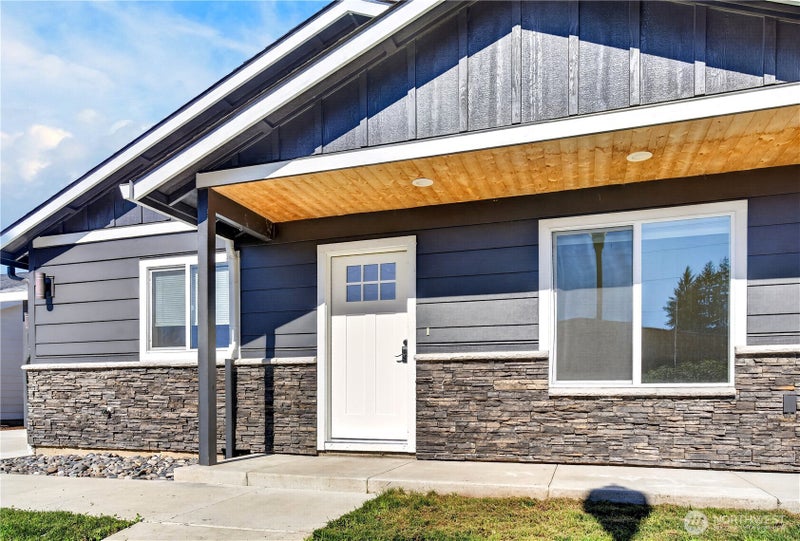 20 SE Scotton Way