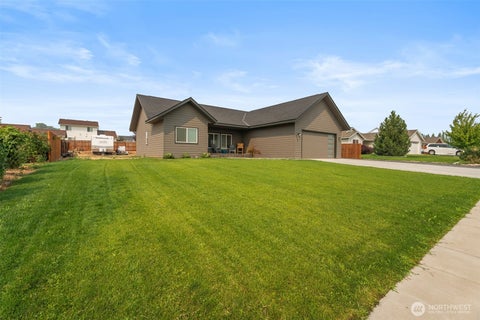 Photo of 158 Saratoga LN LN, Malaga, WA 98828 (MLS # 2570674)