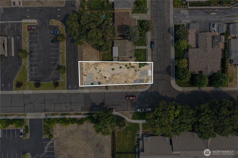402 E Walnut Avenue