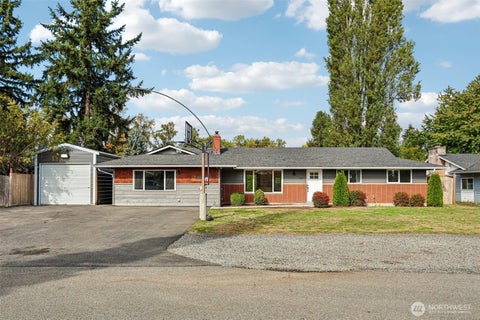 Photo of 4427 131st Place NE, Marysville, WA 98271 (MLS # 2591399)