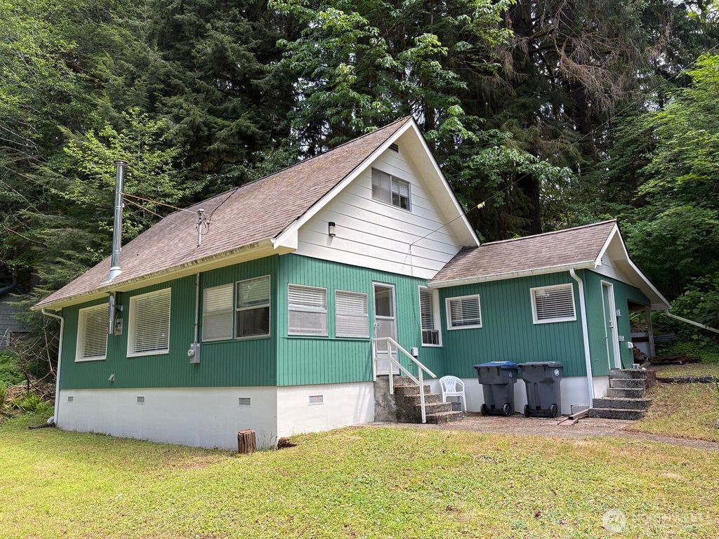 Photo of 416 South Shore Road, Quinault, WA 98575 (MLS # 2528903)
