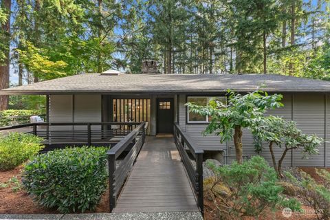 Photo of 3022 137th Avenue NE, Bellevue, WA 98005 (MLS # 2437189)