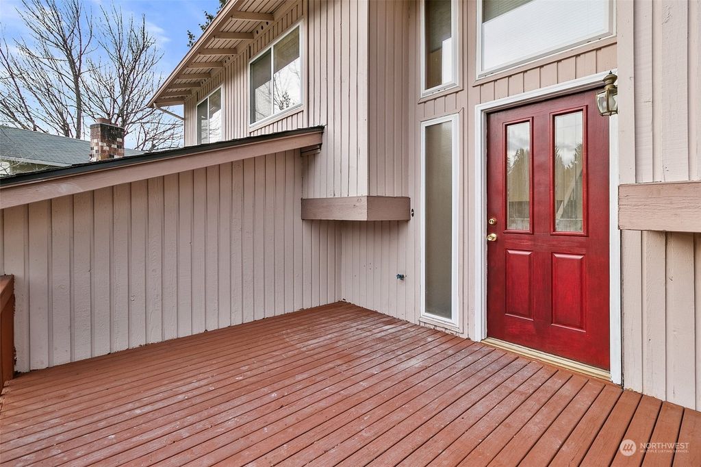 Photo of 11242 SE 321st Place, Auburn, WA 98092 (MLS # 2051987)