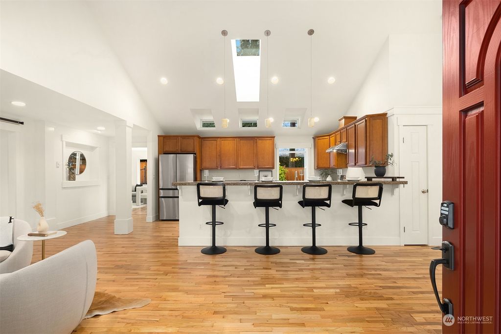 Photo of 7547 124th Avenue NE, Kirkland, WA 98033 (MLS # 2218086)