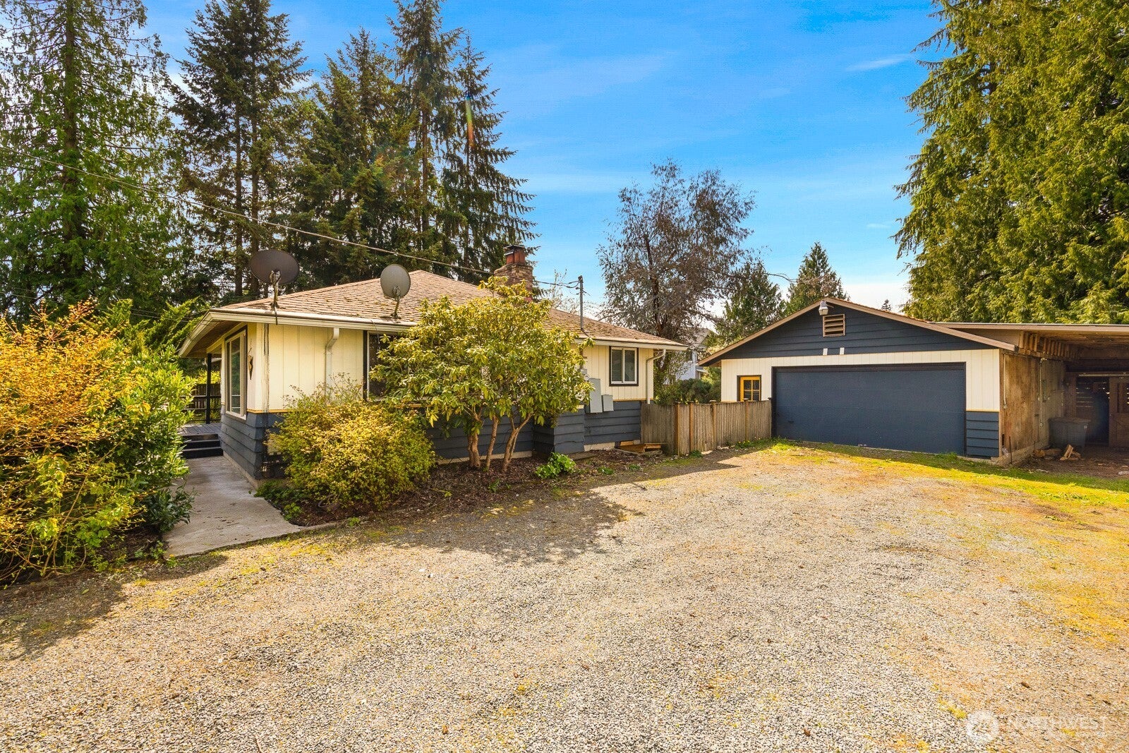 11122 Angeline Road E