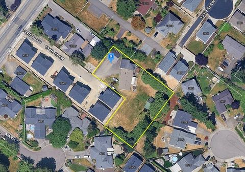 Photo of 13327 Beverly Park Road, Lynnwood, WA 98087 (MLS # 2432470)