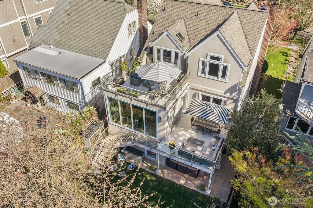 Photo of 4721 45th Avenue NE, Seattle, WA 98105 (MLS # 2475883)