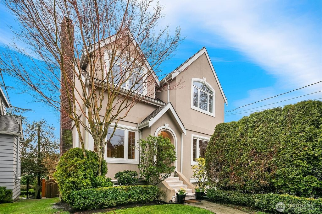 Photo of 4721 45th Avenue NE, Seattle, WA 98105 (MLS # 2475883)