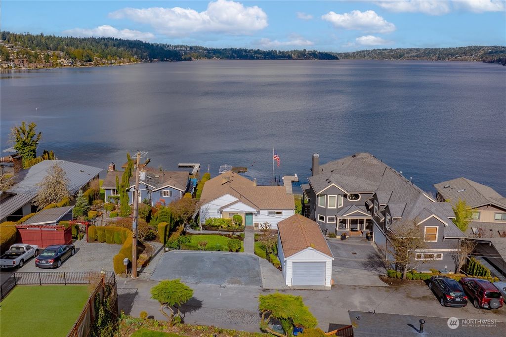 Photo of 17612 SE 40th Place, Bellevue, WA 98008 (MLS # 2207729)