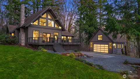 Photo of 25112 SE 17th Street, Sammamish, WA 98075 (MLS # 2541526)