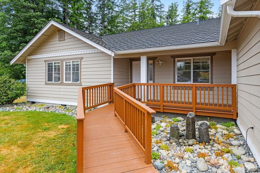 Photo of 1501 Elizabeth Lane, Gold Bar, WA 98251 (MLS # 2407695)