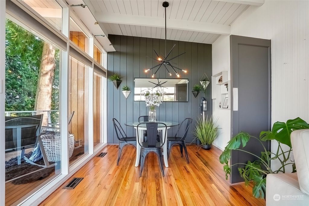 listing image 9365803744703879075