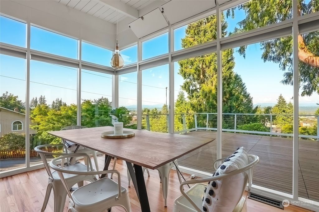listing image 9364474251626070923