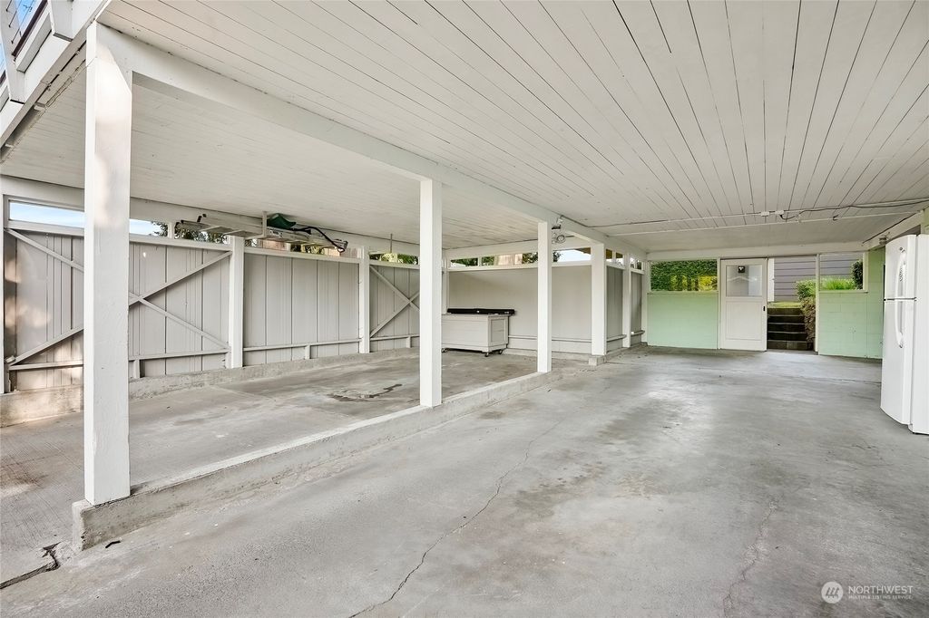 listing image 9364623456088602182