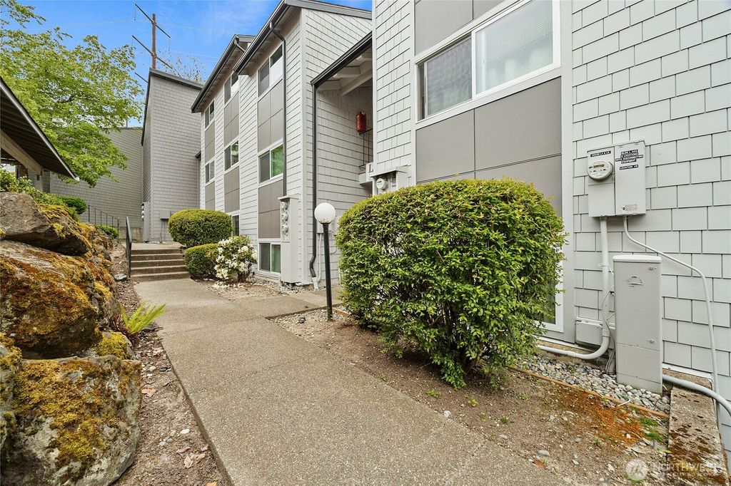 Photo of 2020 Grant Avenue S #L104, Renton, WA 98055 (MLS # 2520504)