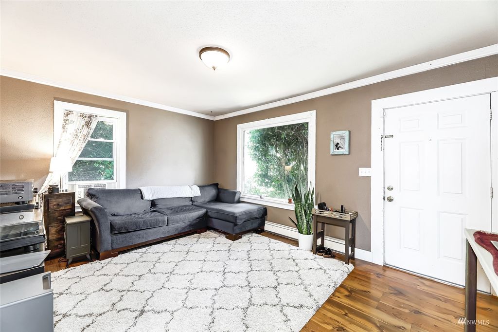 Photo of 1322 SW 160th Street, Burien, WA 98166 (MLS # 1983383)