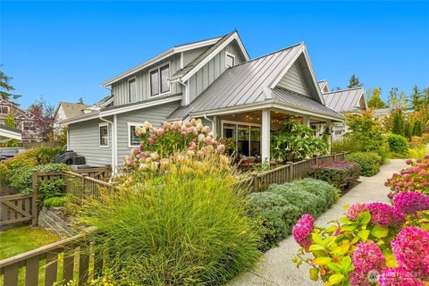 Photo of 22743 SE 14th Court #14, Sammamish, WA 98075 (MLS # 2592002)