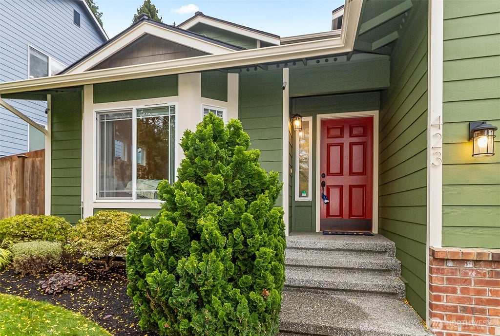 Photo of 423 170th Place SE, Bothell, WA 98012 (MLS # 2586706)