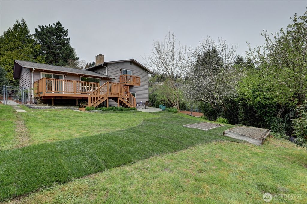 Photo of 13528 95th Avenue NE, Kirkland, WA 98034 (MLS # 2511440)