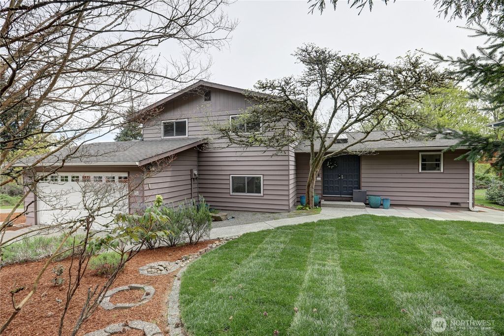 Photo of 13528 95th Avenue NE, Kirkland, WA 98034 (MLS # 2511440)