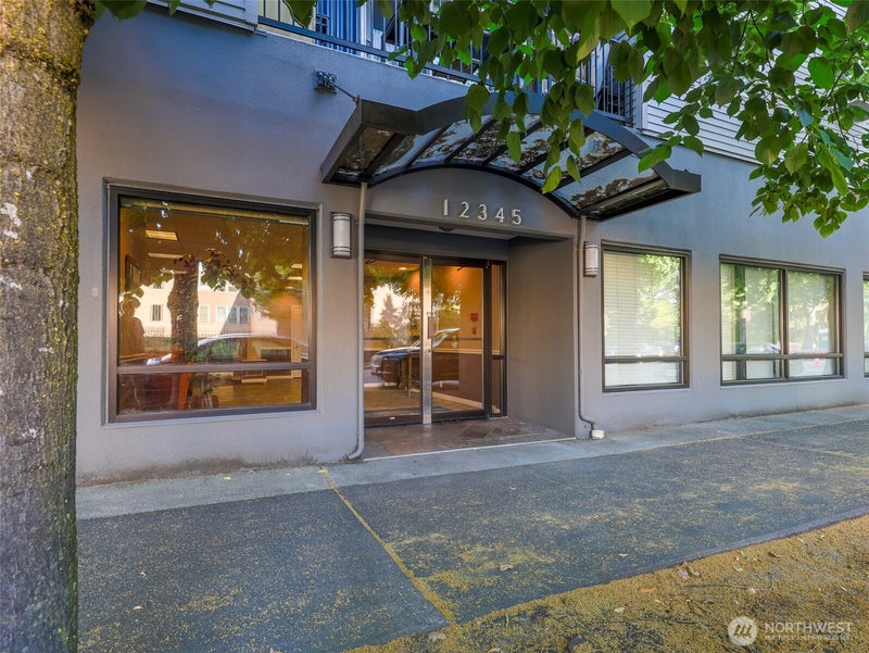 12345 Roosevelt Way NE 310