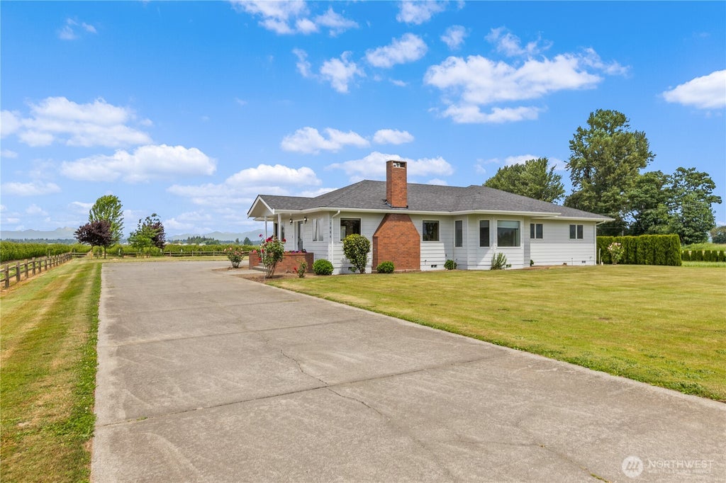 Photo of 3084 Lindsay Road, Everson, WA 98247 (MLS # 2533770)