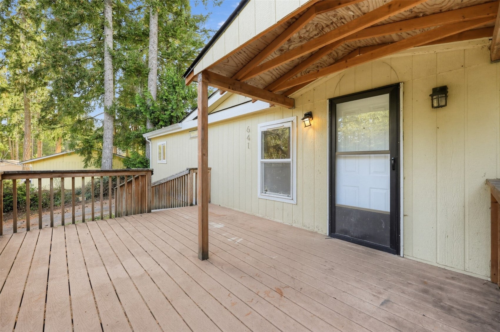 641 E Pickering Drive
