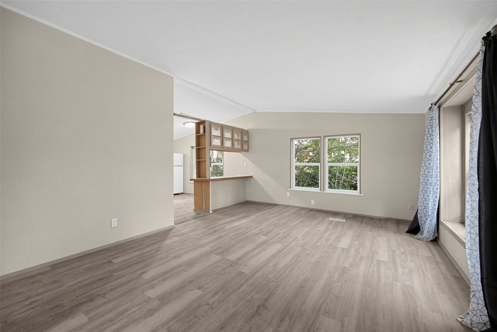 641 E Pickering Drive