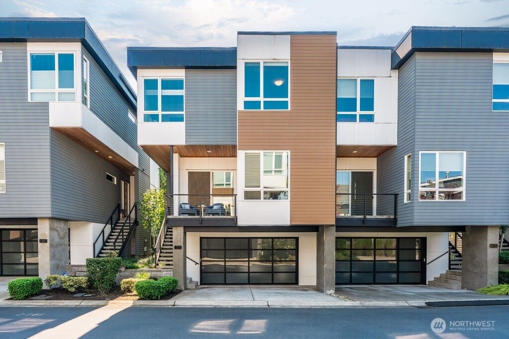 Photo of 205 4th Court S #13, Kirkland, WA 98033 (MLS # 2423395)