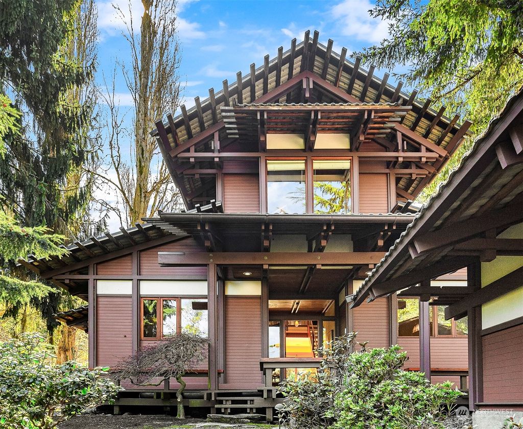 Photo of 9093 Matthews Ave Ave NE, Seattle, WA 98115 (MLS # 2218239)