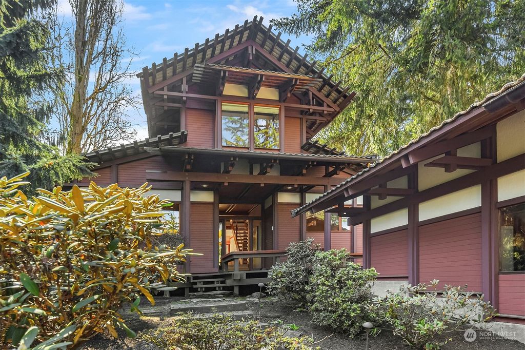 Photo of 9093 Matthews Ave Ave NE, Seattle, WA 98115 (MLS # 2218239)