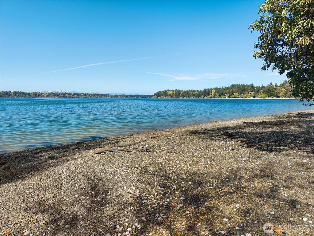 Photo of 5023 Cooper Point Road NW, Olympia, WA 98502 (MLS # 2506388)