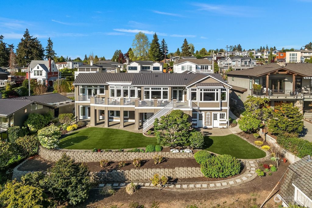 Photo of 517 10th Avenue W, Kirkland, WA 98033 (MLS # 2228194)