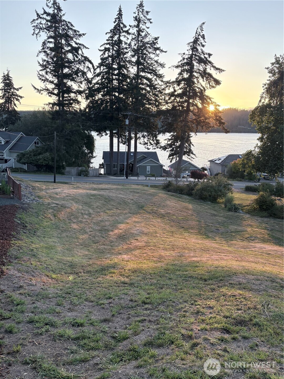 10142 Steamboat Island Road NW