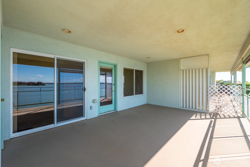 2600 W Marina Drive 5