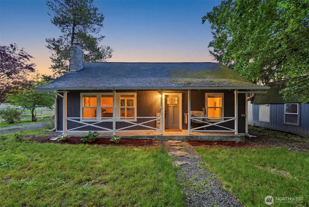 Photo of 25017 Orting Kapowsin Highway E, Graham, WA 98338 (MLS # 2505854)