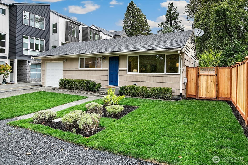Photo of 1520 NE 147th Street, Shoreline, WA 98155 (MLS # 2576822)