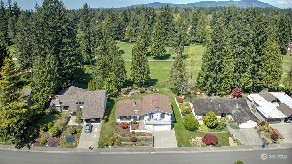 Photo of 14806 SE 172nd Place, Renton, WA 98058 (MLS # 2066594)