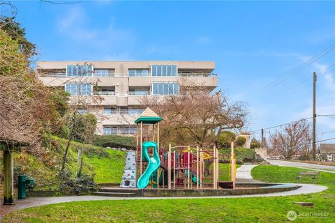 Photo of 1231 5th Avenue N #204, Seattle, WA 98109 (MLS # 2478327)