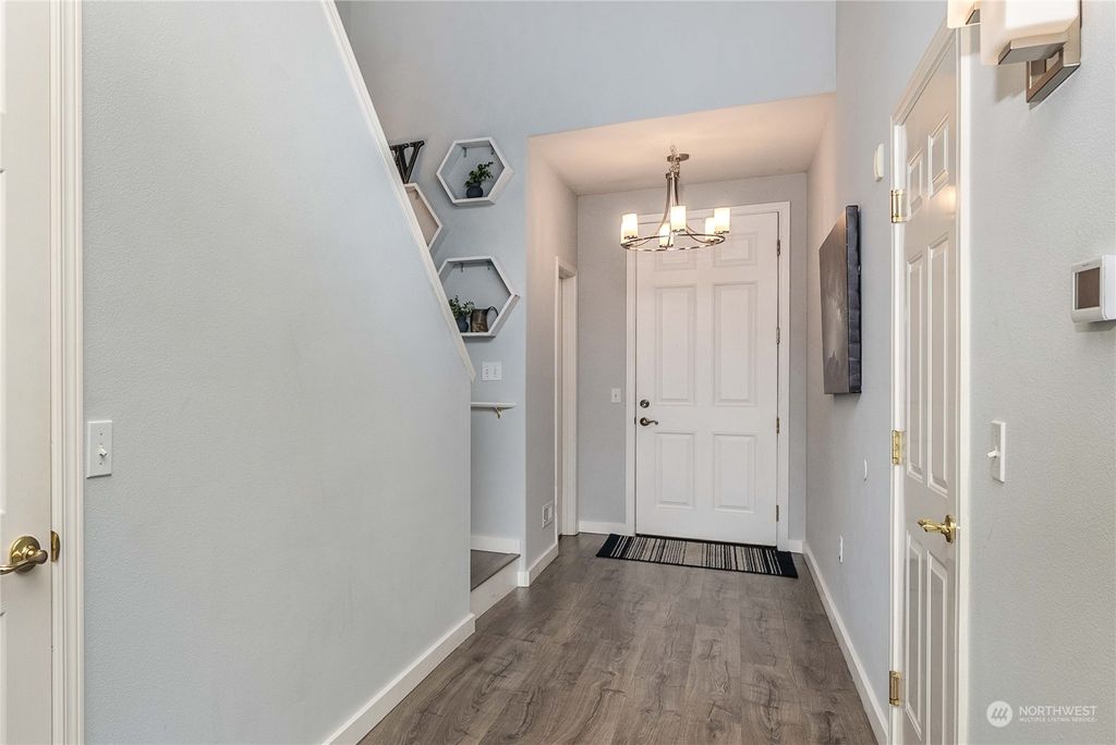 Photo of 950 Lynnwood Court SE #1022, Renton, WA 98058 (MLS # 2218905)