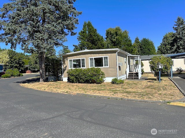 2350 Douglas Road 20