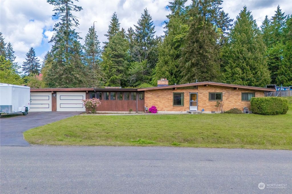 Photo of 11810 SE 184th Street, Renton, WA 98058 (MLS # 2235386)