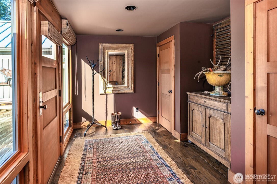5837 Ambleside Loop