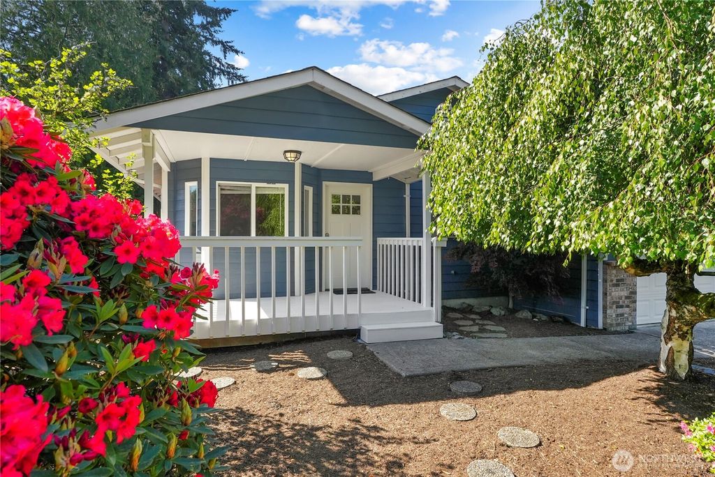 Photo of 10114 Idaho Avenue, Everett, WA 98204 (MLS # 2531145)