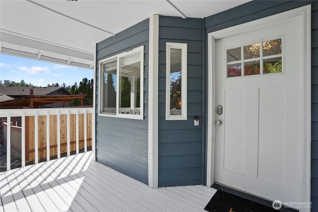 Photo of 10114 Idaho Avenue, Everett, WA 98204 (MLS # 2531145)