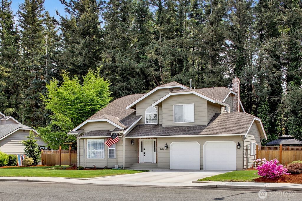 Photo of 1715 Village Drive, Lynden, WA 98264 (MLS # 2519029)