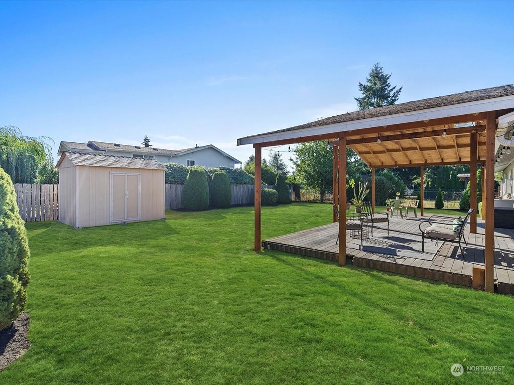 Photo of 16864 122nd Avenue SE, Renton, WA 98058 (MLS # 1990242)