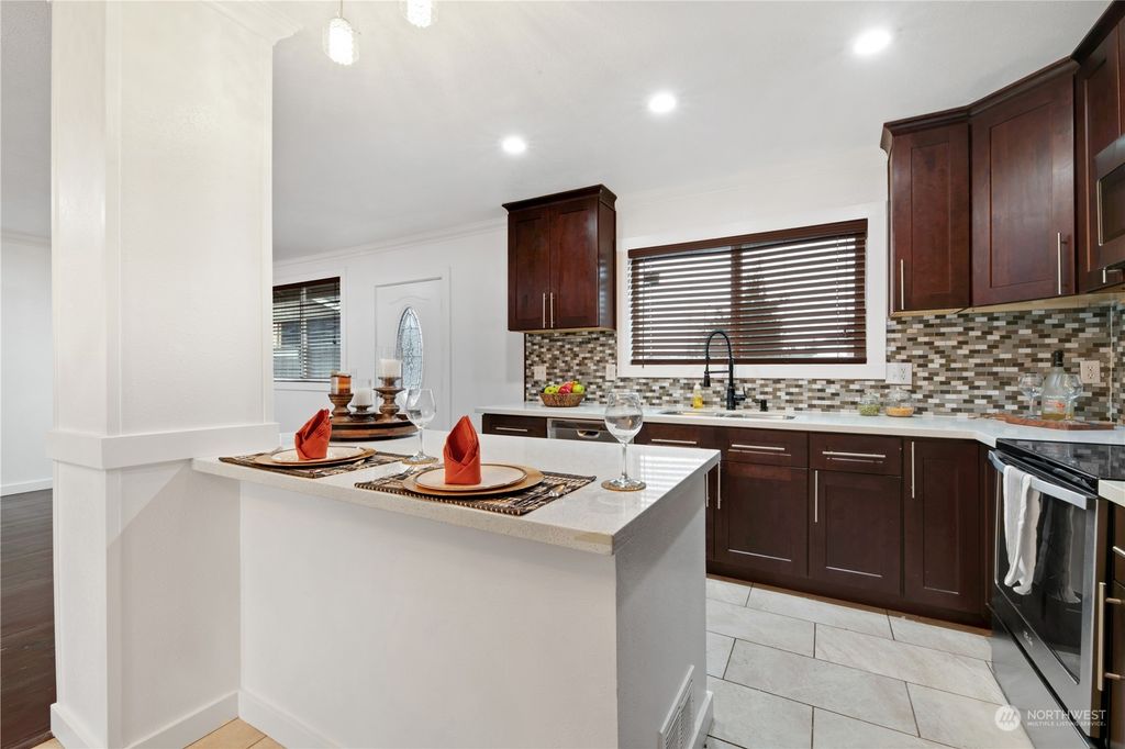 Photo of 1129 Maple Street, Everett, WA 98201 (MLS # 2188080)