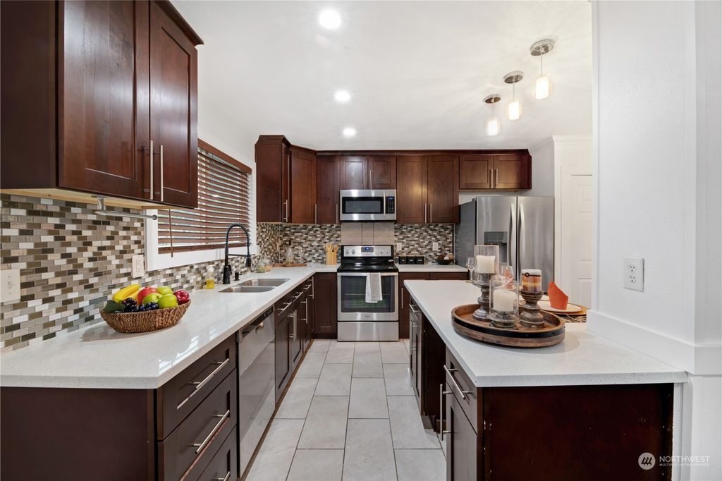 Photo of 1129 Maple Street, Everett, WA 98201 (MLS # 2188080)