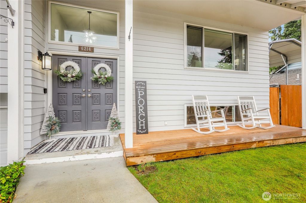 Photo of 6214 185th Street SW, Lynnwood, WA 98037 (MLS # 2455740)